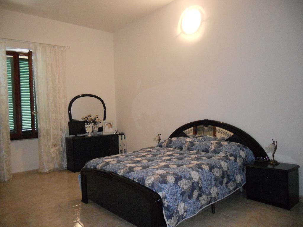 Guest House Efisio Альгеро Экстерьер фото